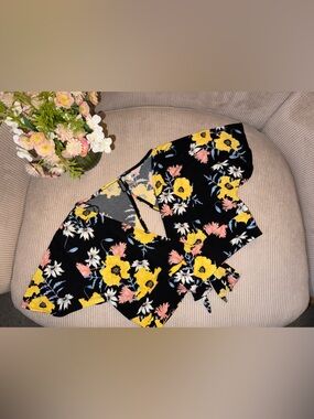 H&M cropped floral top